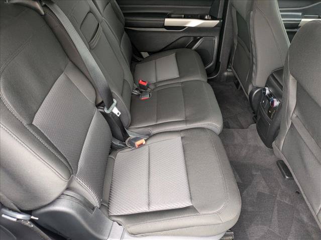 Used 2022 Ford Explorer XLT AWD/4WD image 19