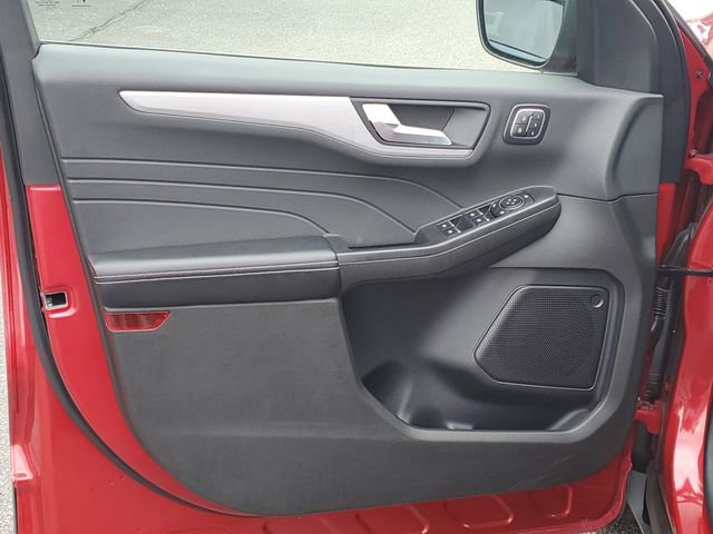 Used 2024 Ford Escape Platinum image 9