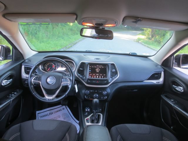 Used 2016 Jeep Cherokee Latitude w/ Safety/Convenience Group AWD/4WD image 8