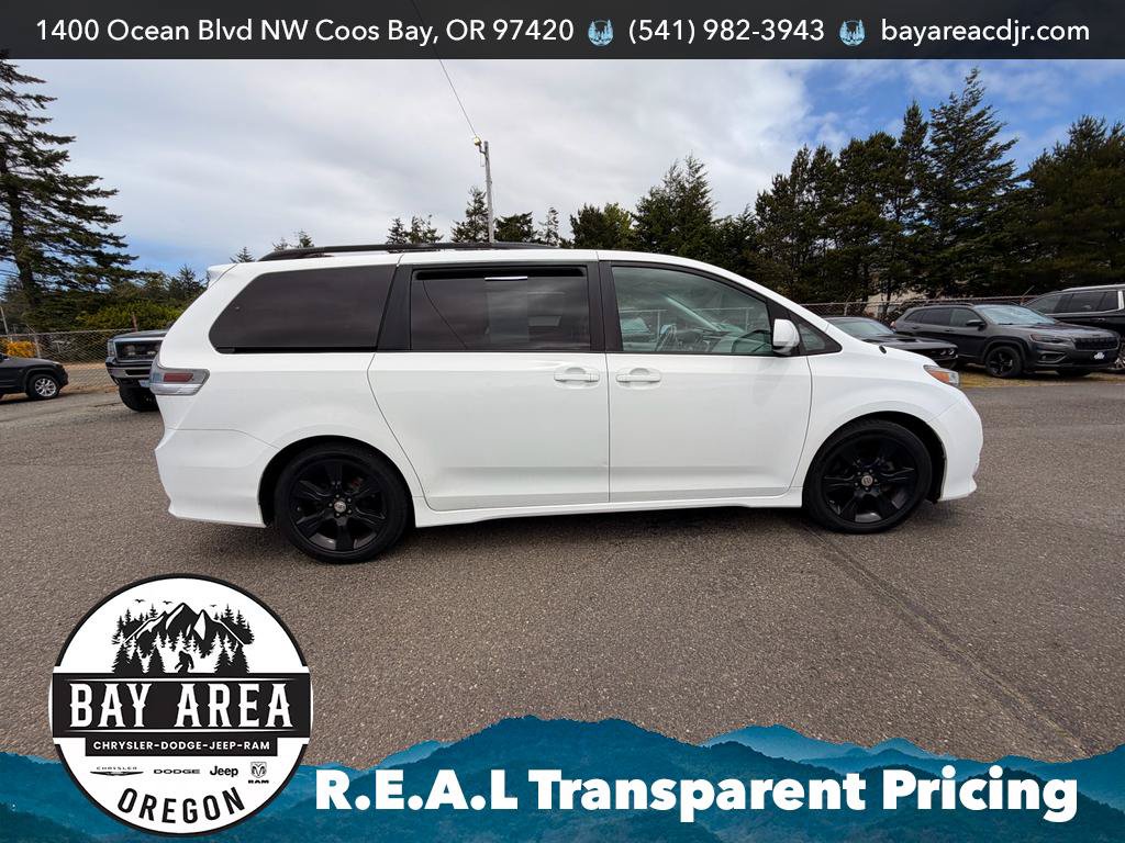 Used 2011 Toyota Sienna SE w/ Preferred Pkg FWD image 3