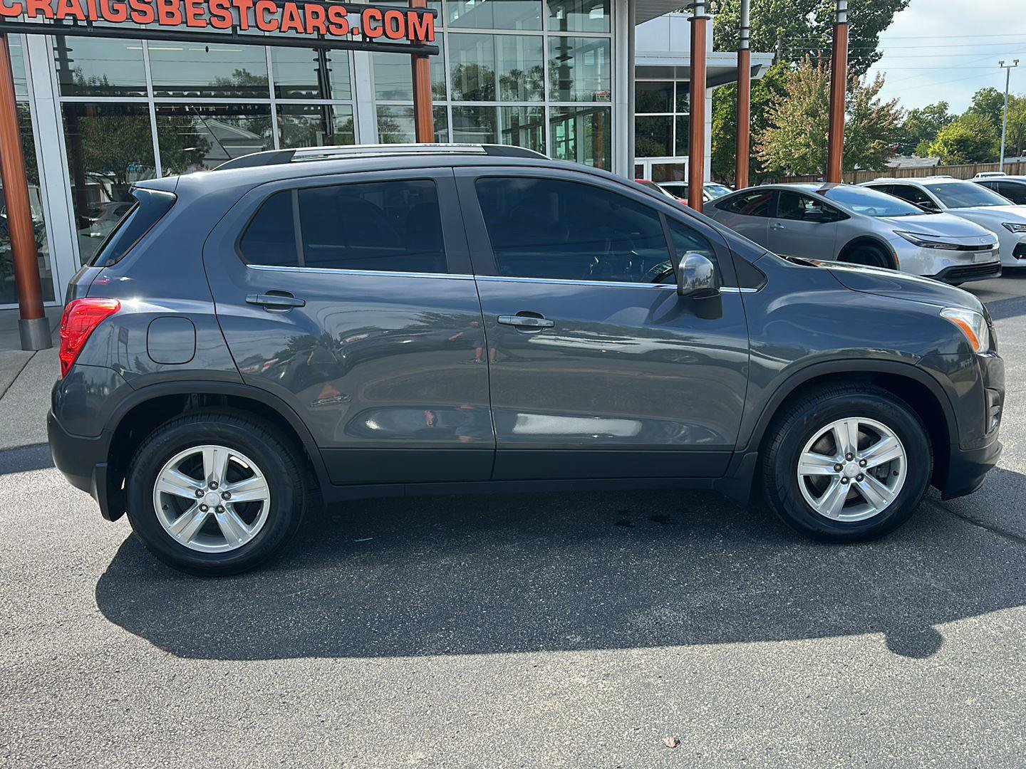 Used 2016 Chevrolet Trax LT w/ LT Convenience Package FWD image 2