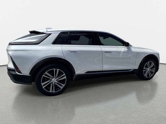 New 2025 Cadillac Lyriq Luxury w/ LPO, Floor Liner Package AWD/4WD image 6