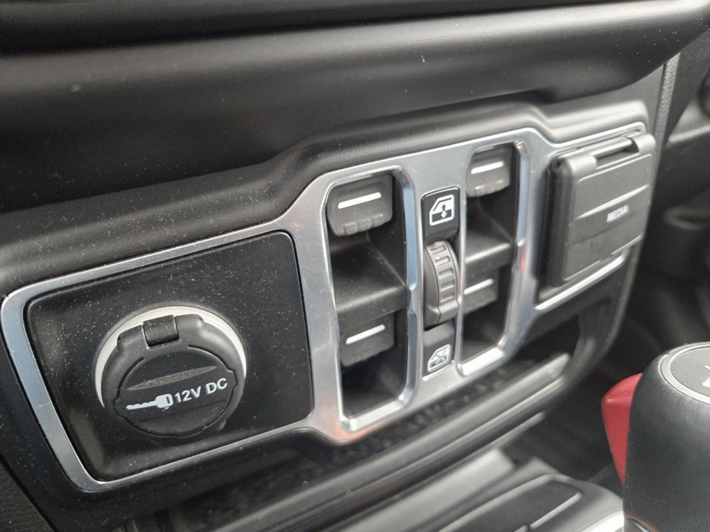 Used 2021 Jeep Wrangler Unlimited Sahara w/ Cold Weather Group image 26