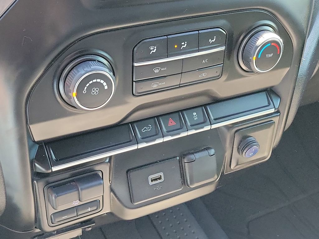 Used 2019 Chevrolet Silverado 1500 Custom w/ Custom Value Package image 11