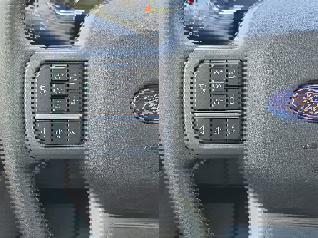 New 2025 Ford F150 Lariat w/ Equipment Group 501A Mid image 17