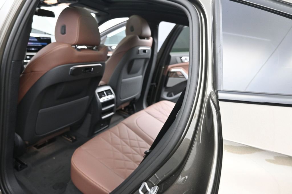 New 2027 BMW X6 xDrive40i AWD/4WD image 36