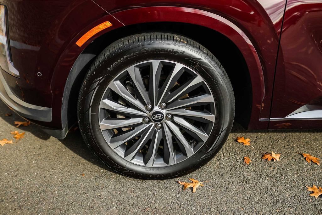 Used 2023 Hyundai Palisade Calligraphy image 11