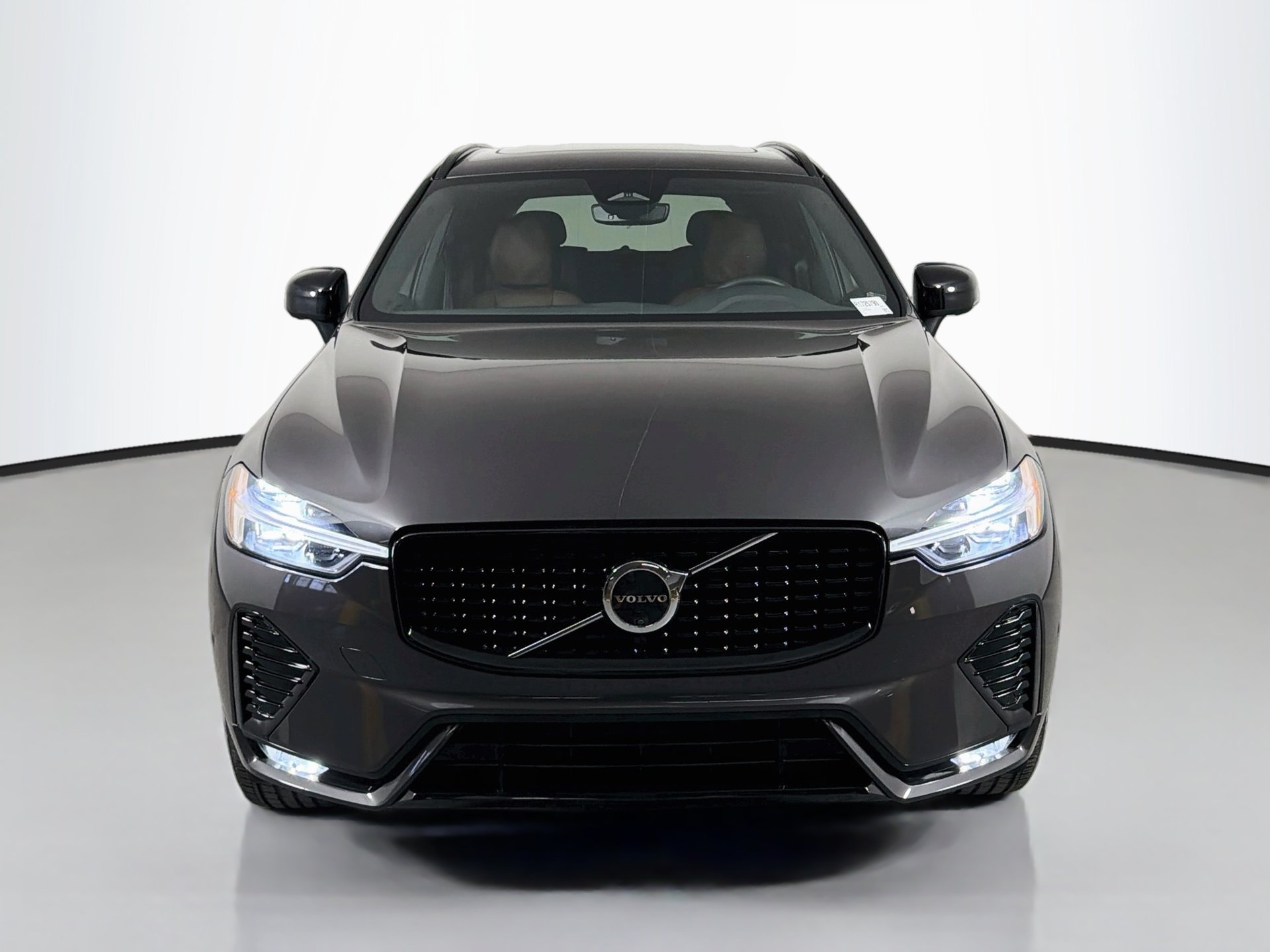 Certified 2024 Volvo XC60 B5 Plus w/ Protection Package Premier AWD/4WD image 2