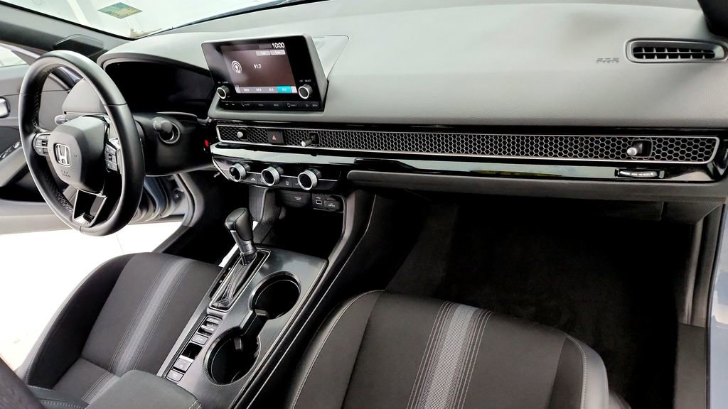 Used 2023 Honda Civic Sport image 16