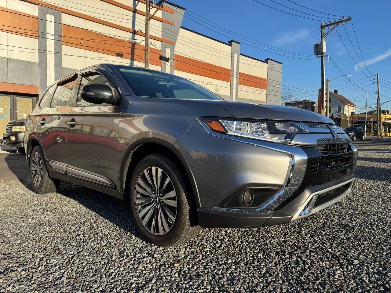 Used 2020 Mitsubishi Outlander ES image 2