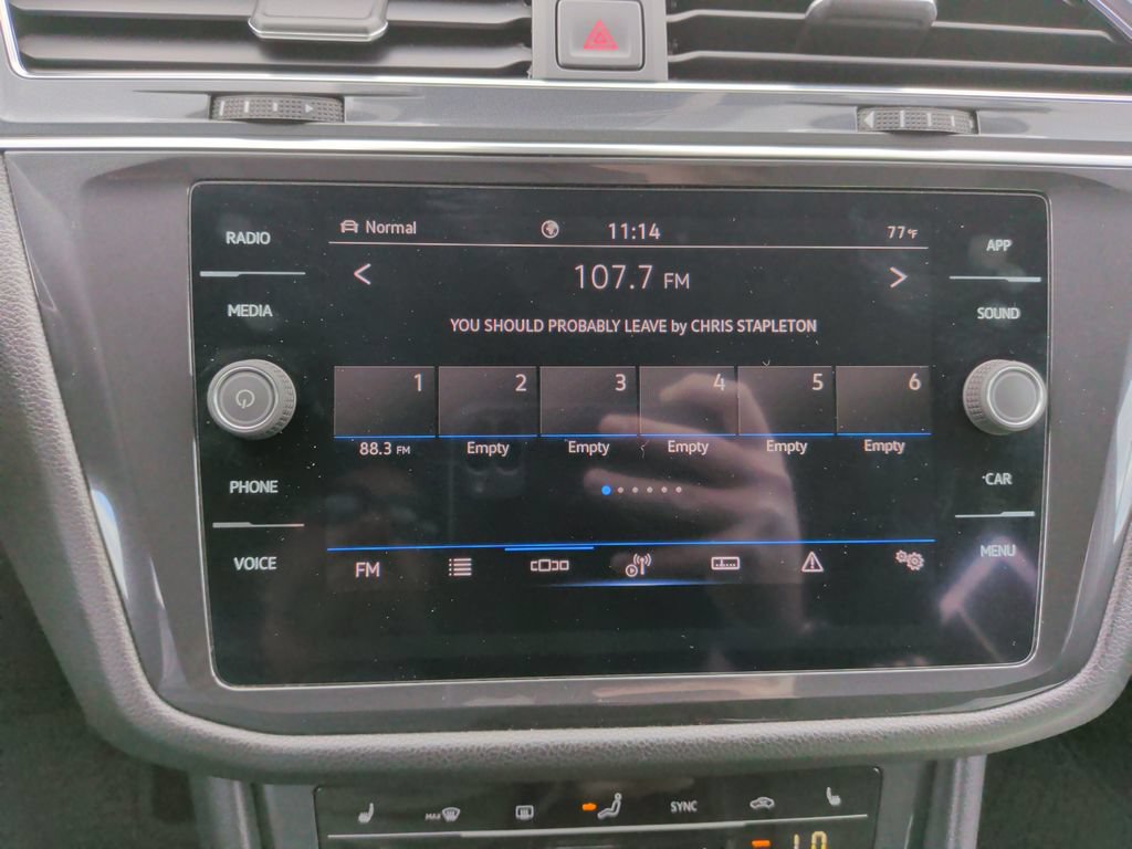 Used 2022 Volkswagen Tiguan SE AWD/4WD image 10