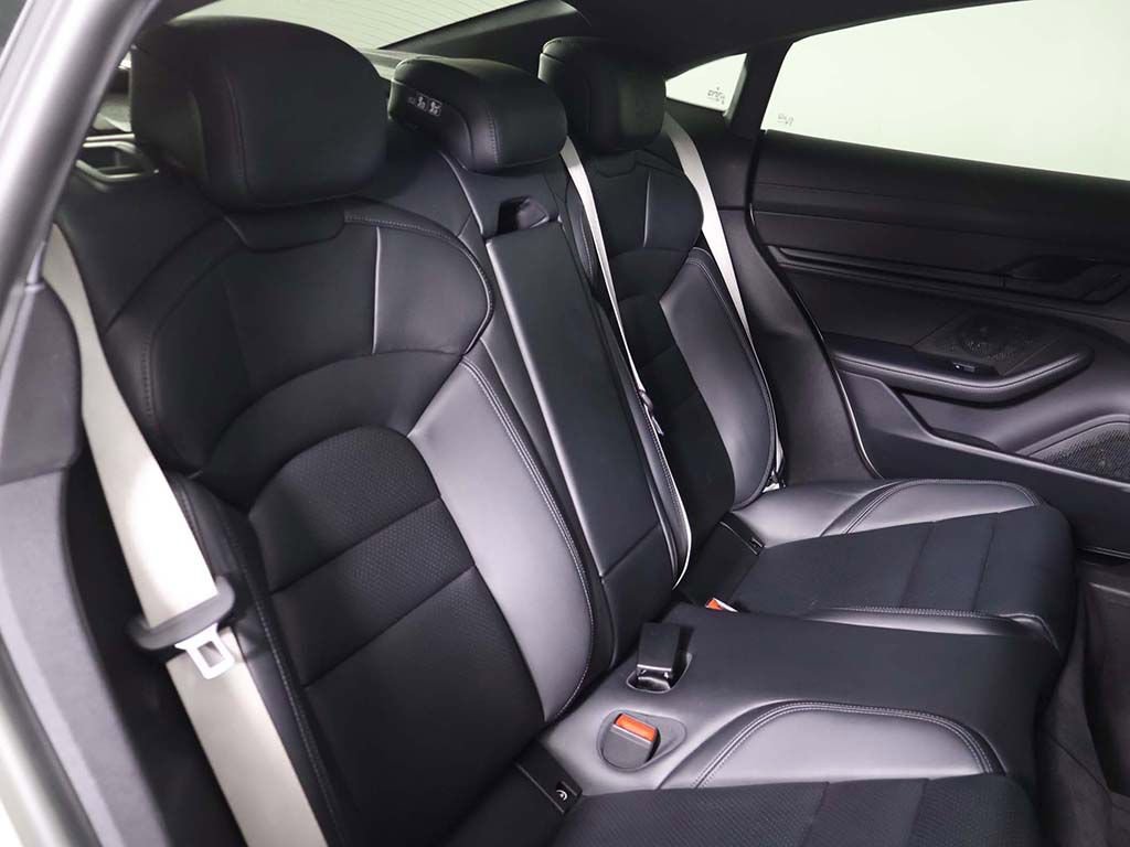 Used 2023 Porsche Taycan GTS image 33