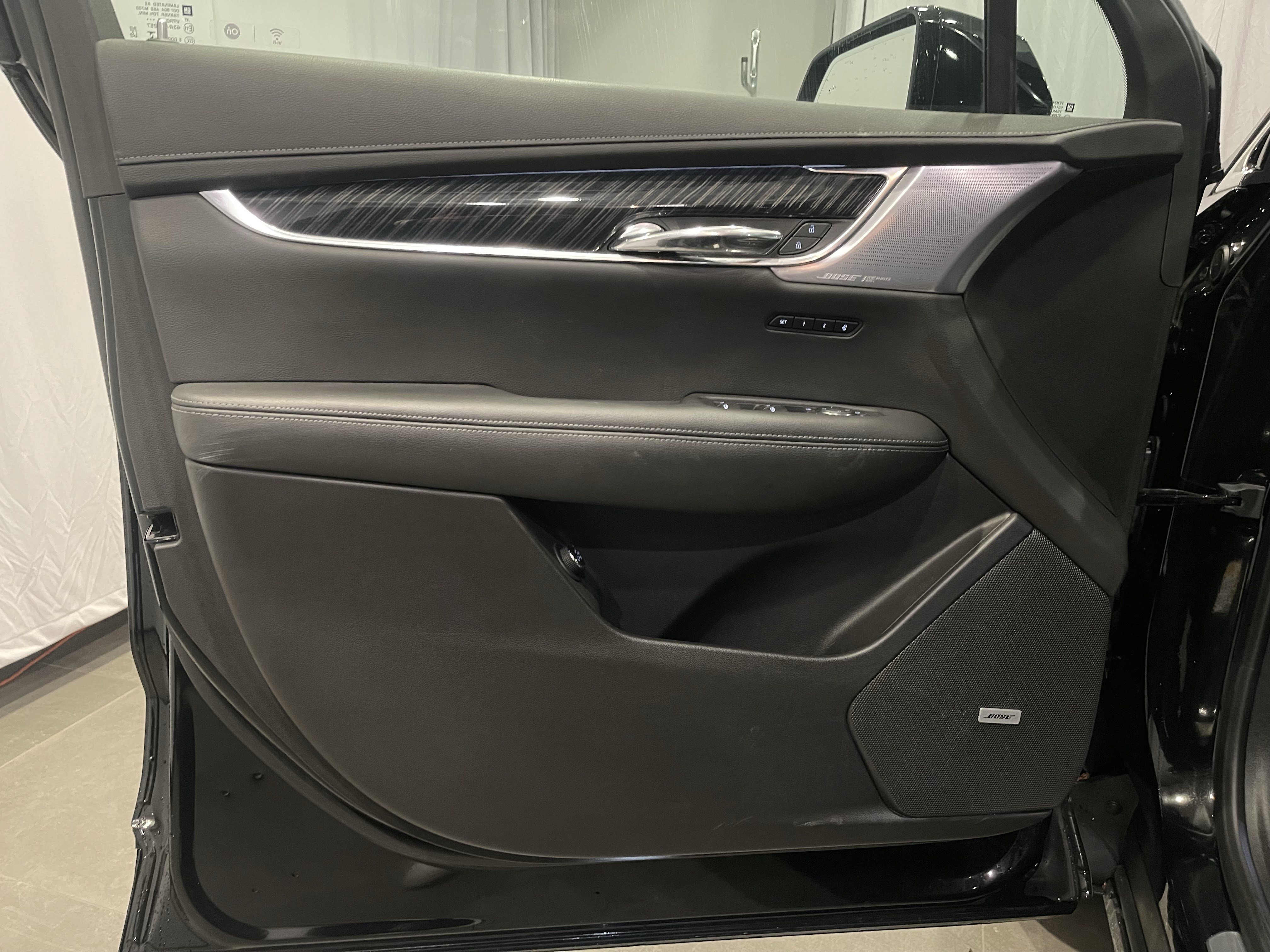 Used 2023 Cadillac XT6 Premium Luxury image 12