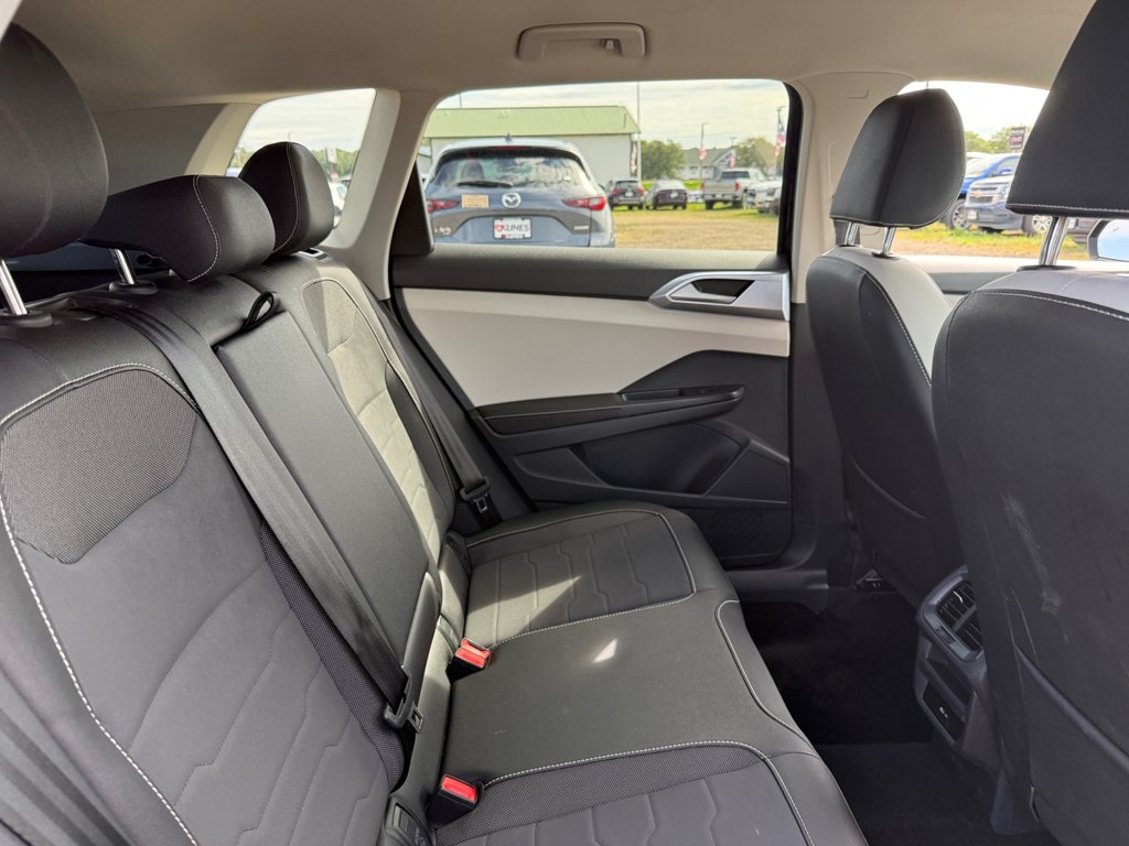 Used 2025 Volkswagen Taos SE AWD/4WD image 38