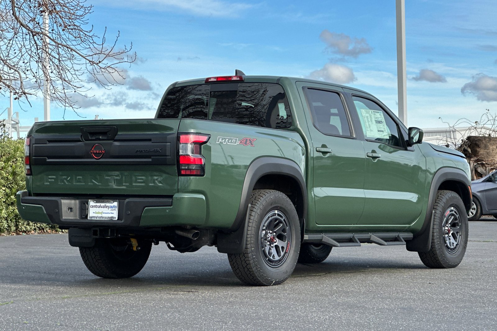 New 2026 Nissan Frontier PRO-4X w/ Pro-4x Convenience Package image 4