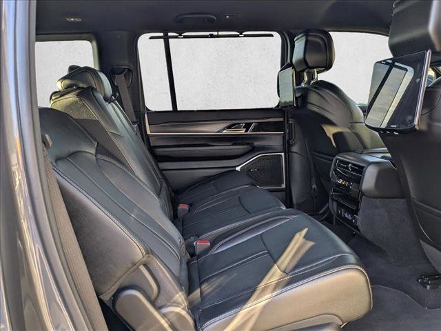 Used 2023 Jeep Wagoneer Series III w/ Rear Seat Video Group 1 image 18