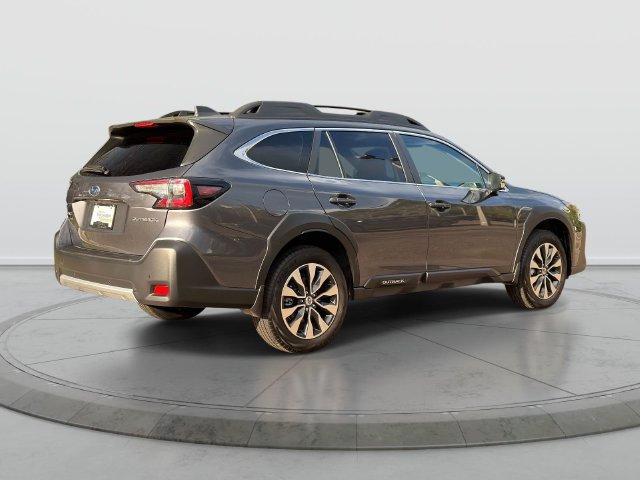 Used 2025 Subaru Outback Limited w/ Popular Package #2 AWD/4WD image 4