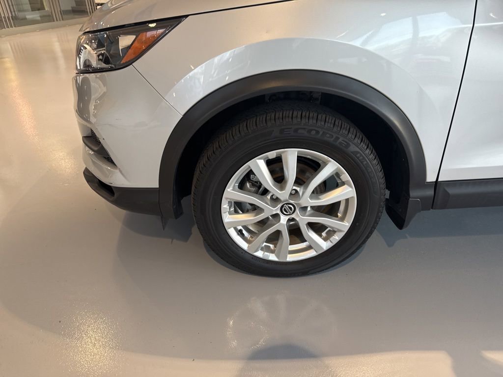 Used 2022 Nissan Rogue Sport SV image 5