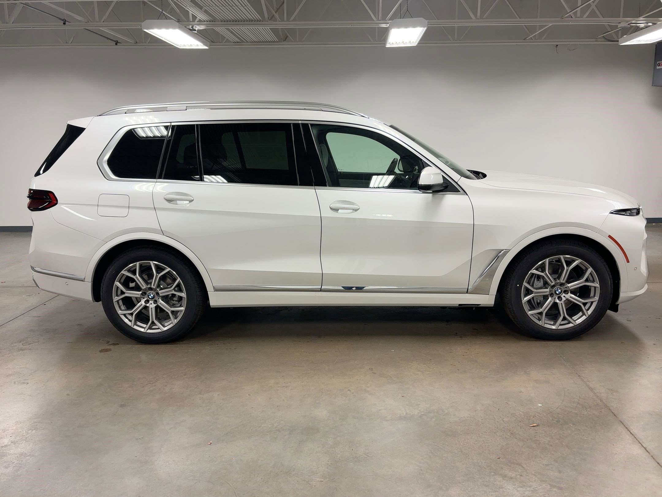New 2026 BMW X7 xDrive40i w/ Premium Package image 6