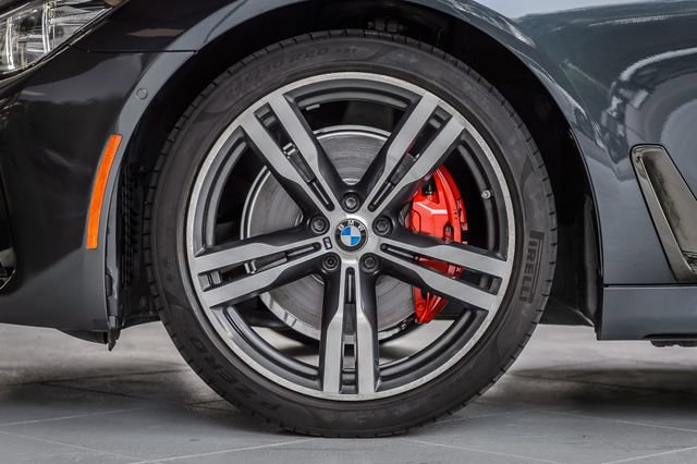 Used 2019 BMW 740i w/ M Sport Package RWD image 13