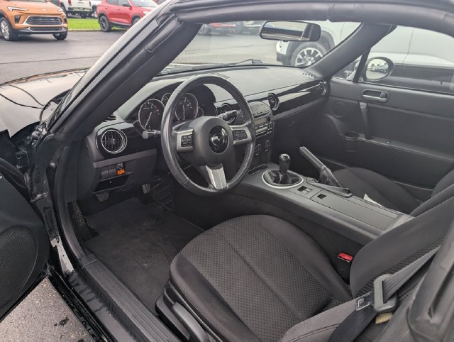 Used 2008 MAZDA MX-5 Miata Sport w/ Convenience Pkg RWD image 9