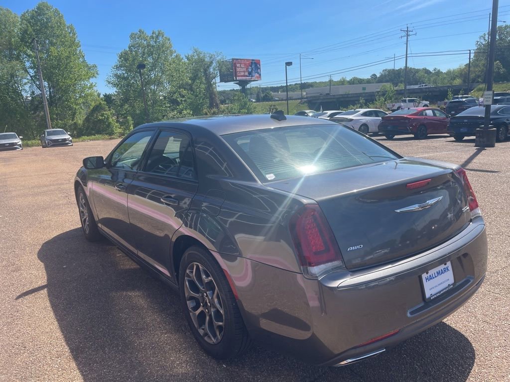 Used 2016 Chrysler 300 S image 5