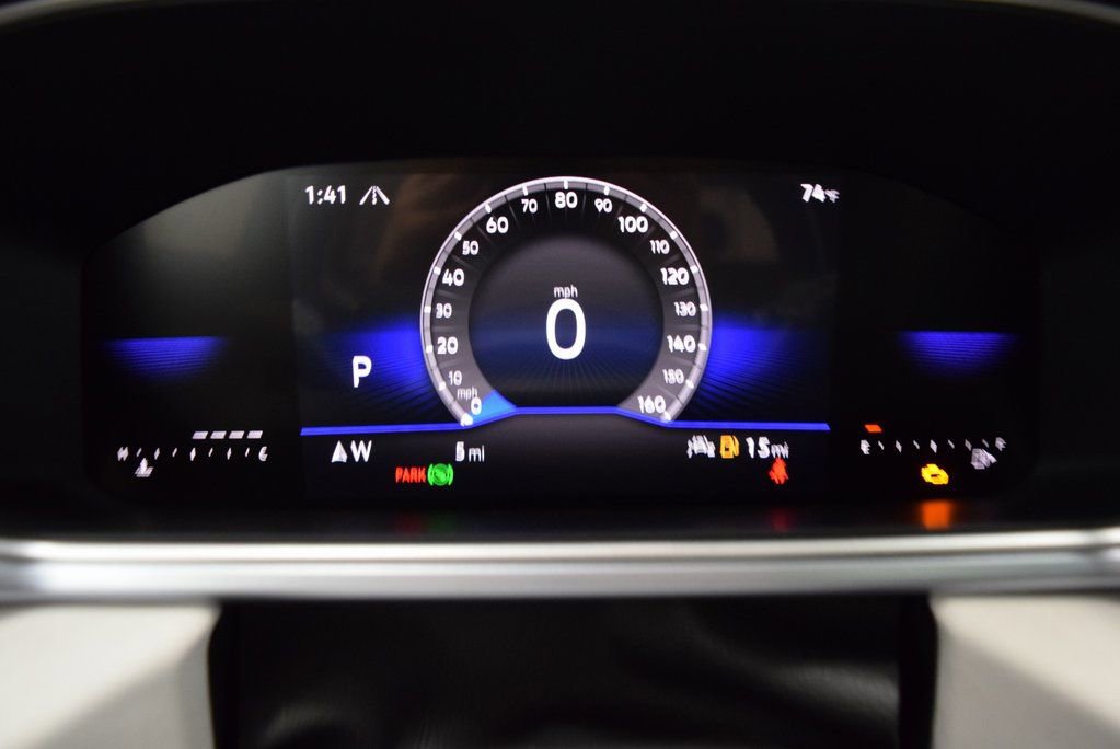 New 2025 Volkswagen Taos SE image 9