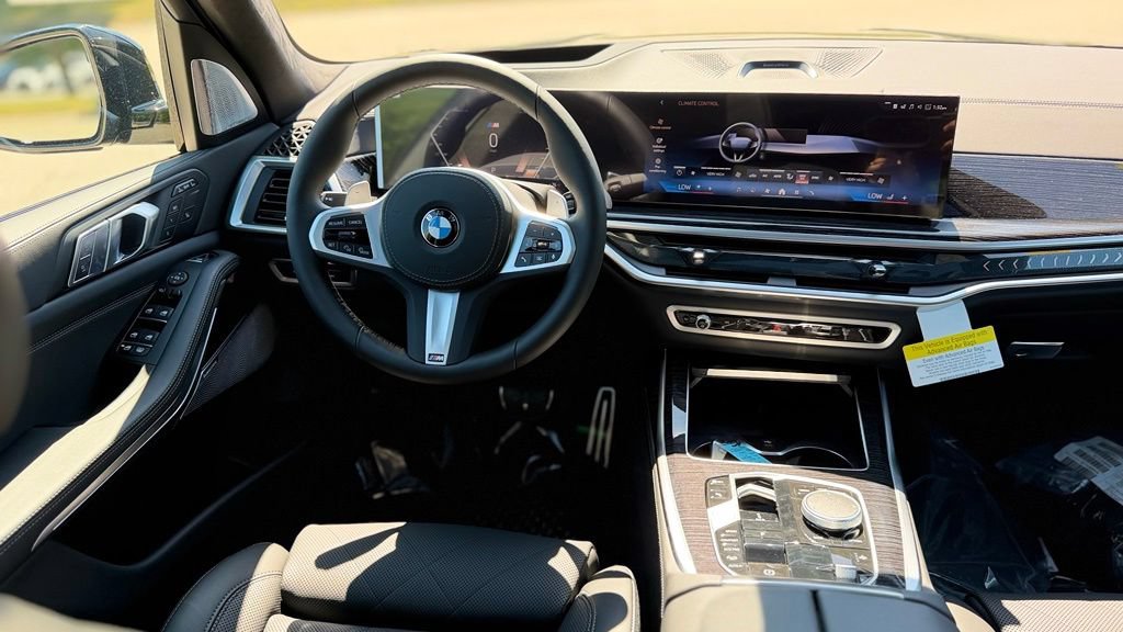 New 2027 BMW X7 xDrive40i w/ M Sport Package AWD/4WD image 12