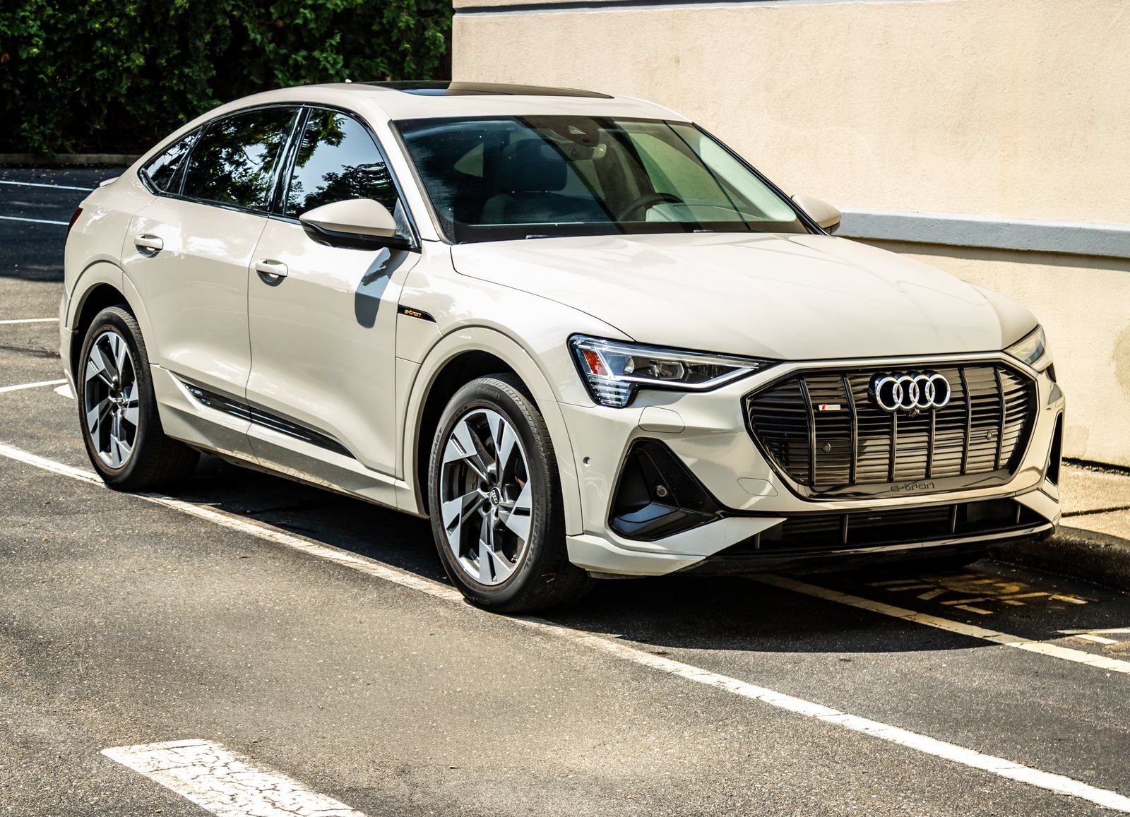 Used 2022 Audi e-tron Premium AWD/4WD image 10