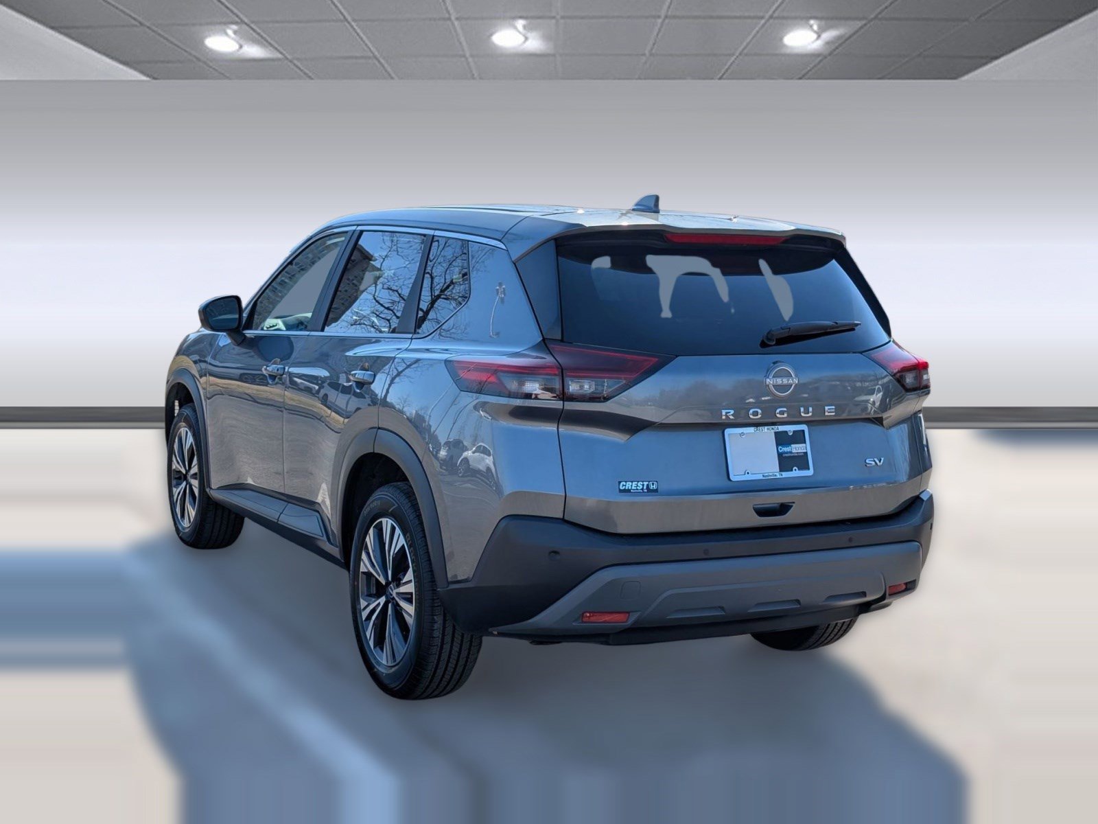 Used 2023 Nissan Rogue SV image 3