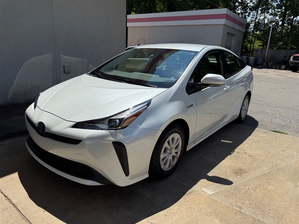 Used 2022 Toyota Prius LE FWD image 14