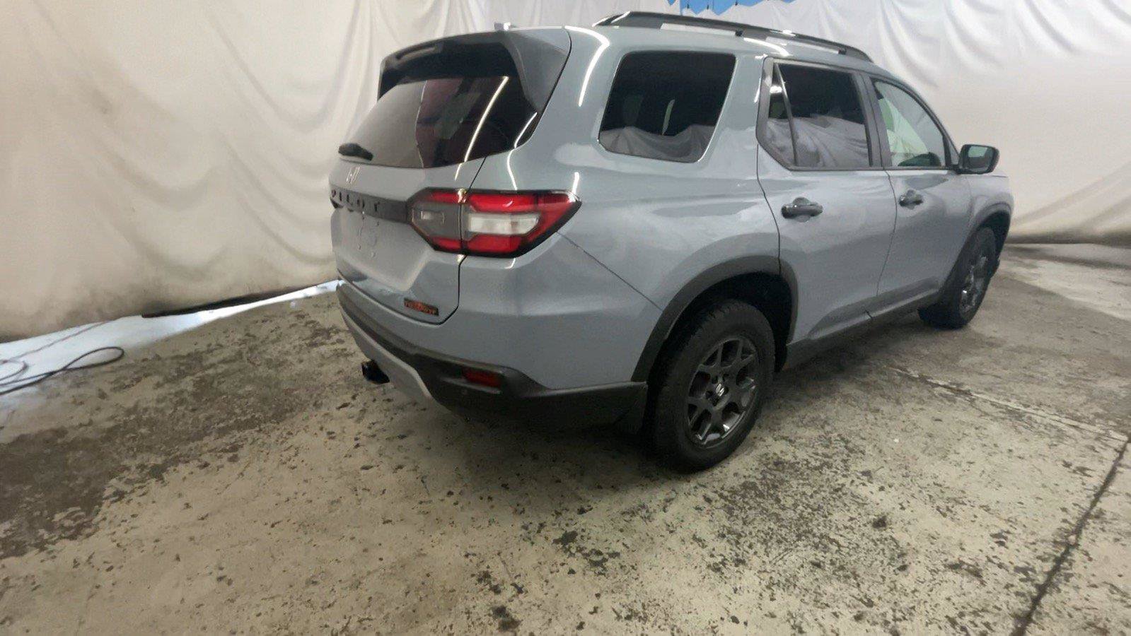 Certified 2024 Honda Pilot TrailSport image 7