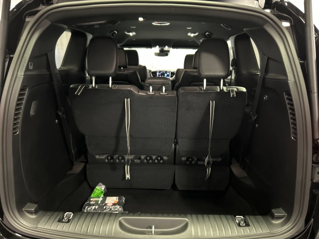 New 2027 Chrysler Pacifica Select w/ Family Tech Group FWD image 23