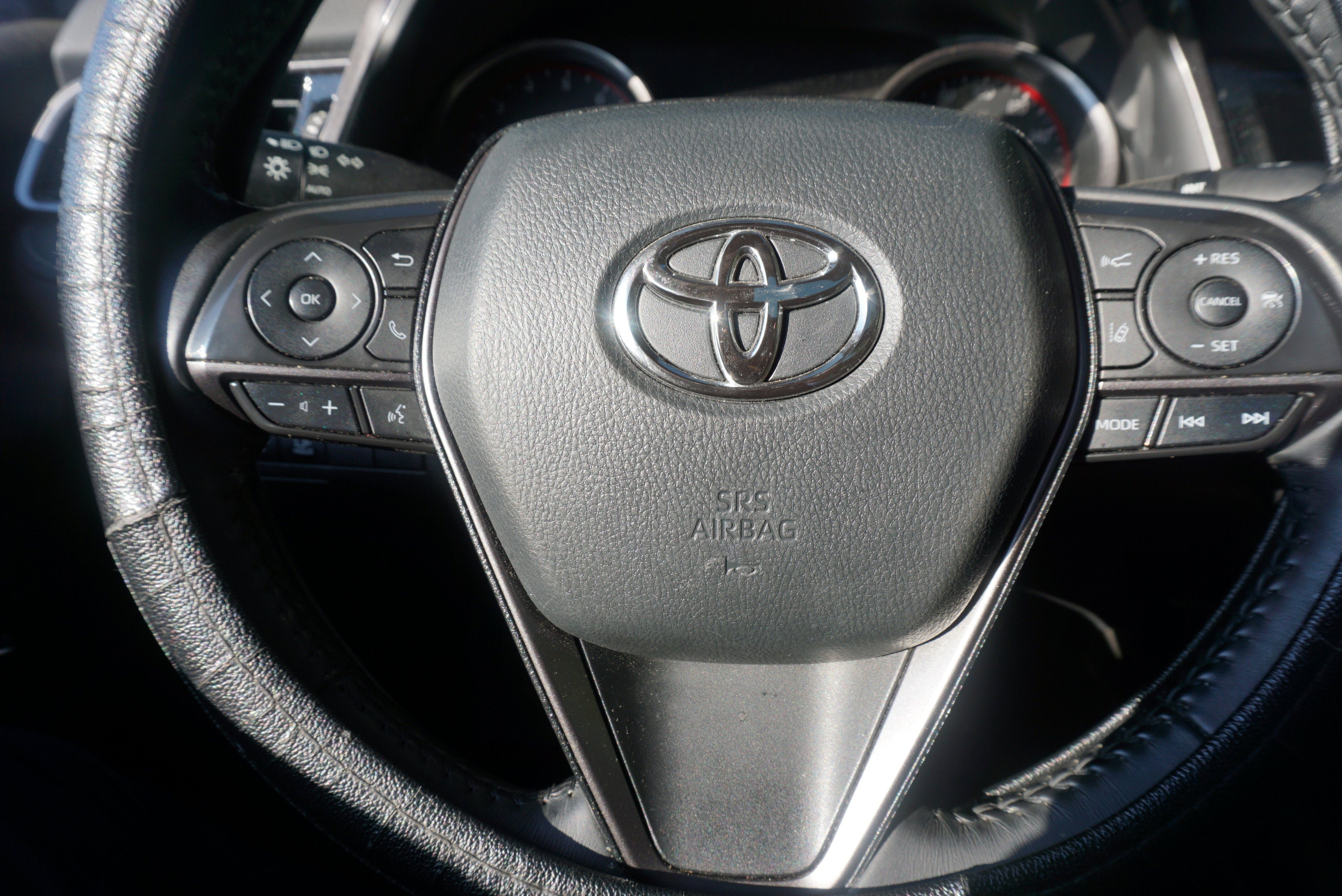 Used 2022 Toyota Camry XSE w/ Navigation Package FWD image 9