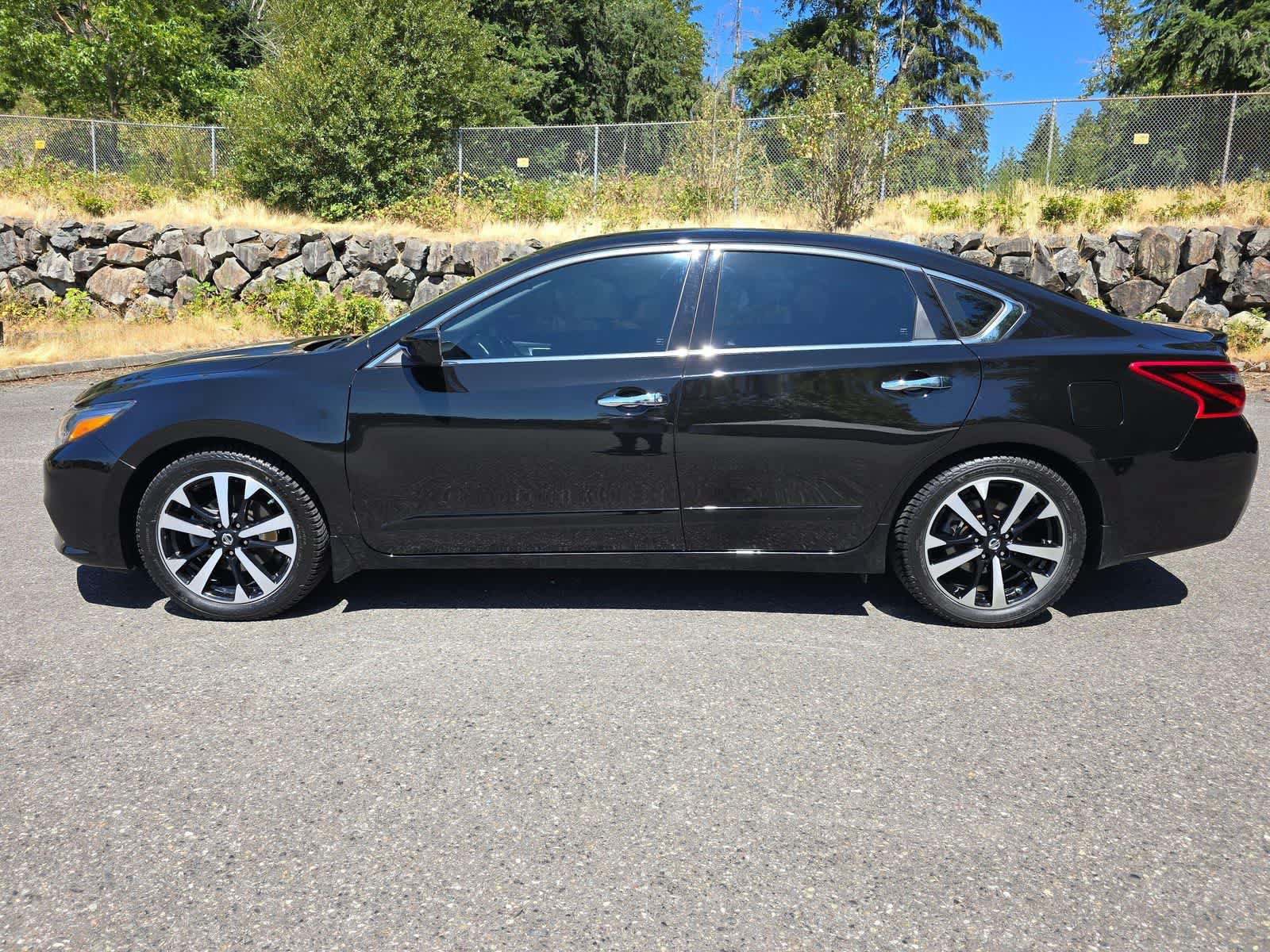 Used 2018 Nissan Altima 2.5 SR FWD image 3
