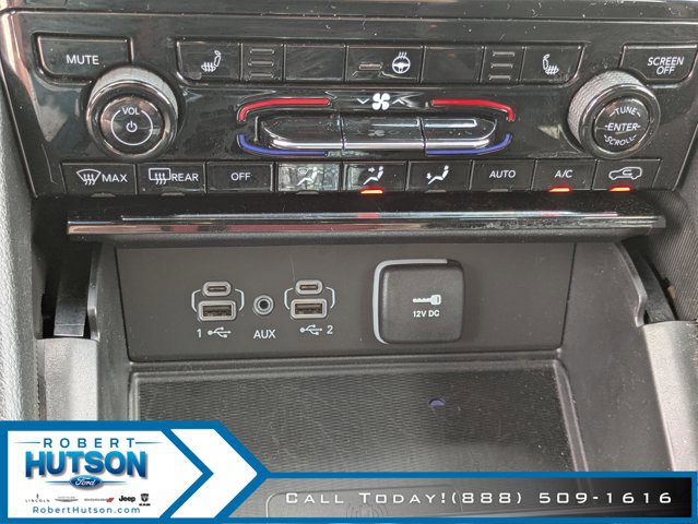 Used 2025 Jeep Grand Cherokee Altitude AWD/4WD image 22