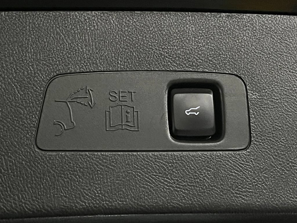 Used 2023 Lincoln Corsair FWD image 34