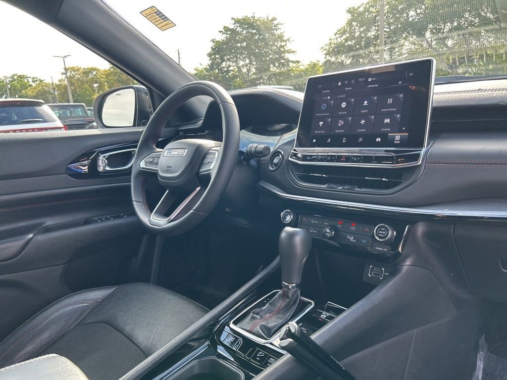 Used 2024 Jeep Compass Trailhawk image 27