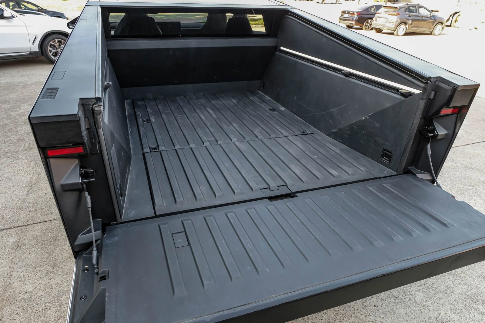 Used 2024 Tesla Cybertruck Cyberbeast AWD/4WD image 66