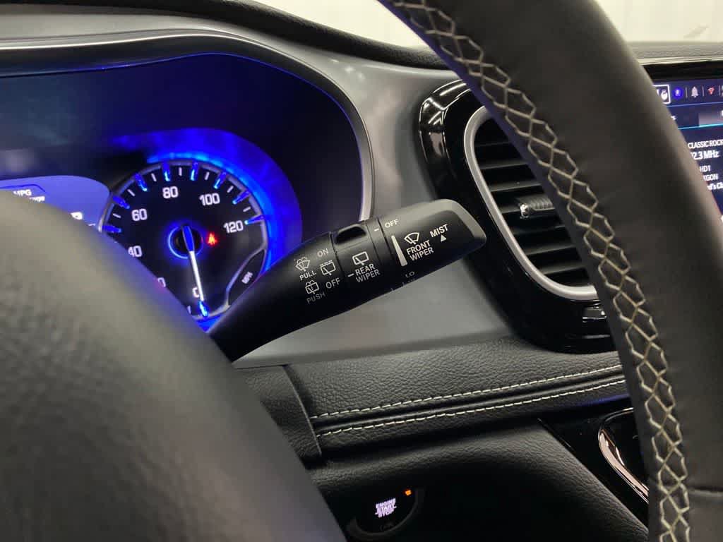 Used 2025 Chrysler Pacifica Limited FWD image 23