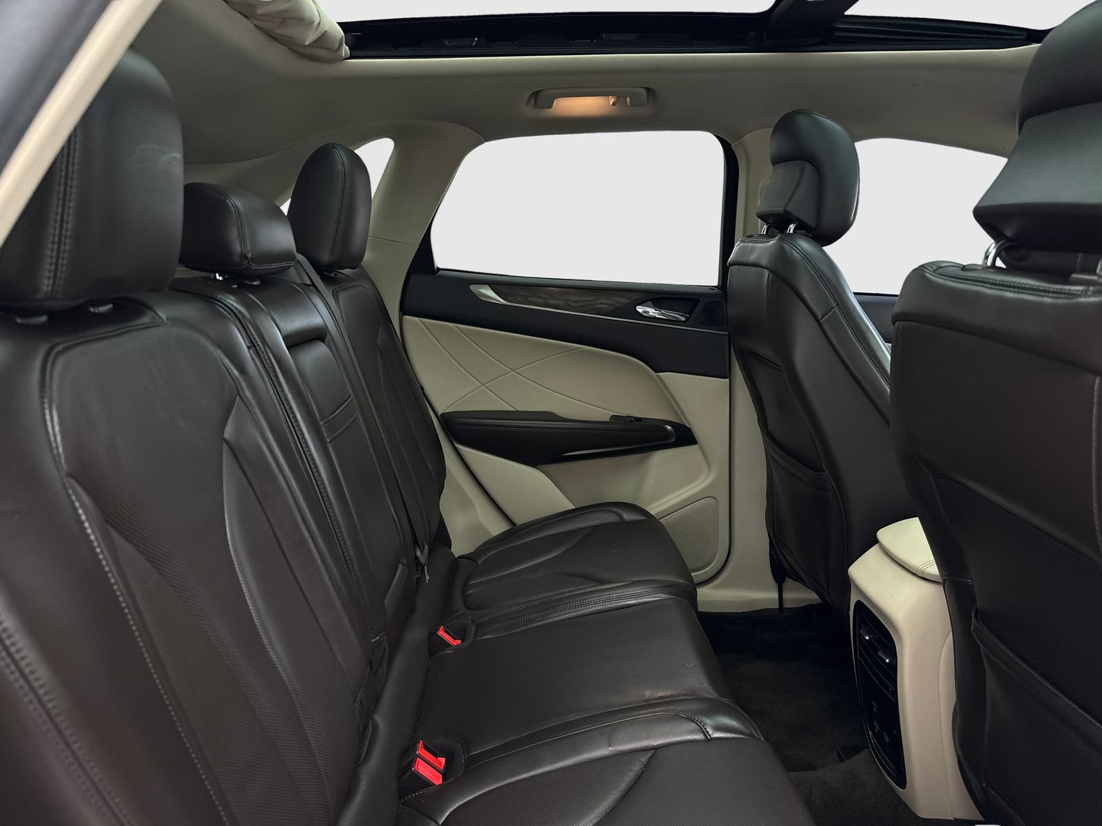 Used 2019 Lincoln MKC Reserve FWD image 47
