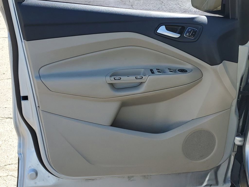 Used 2019 Ford Escape Titanium FWD image 8
