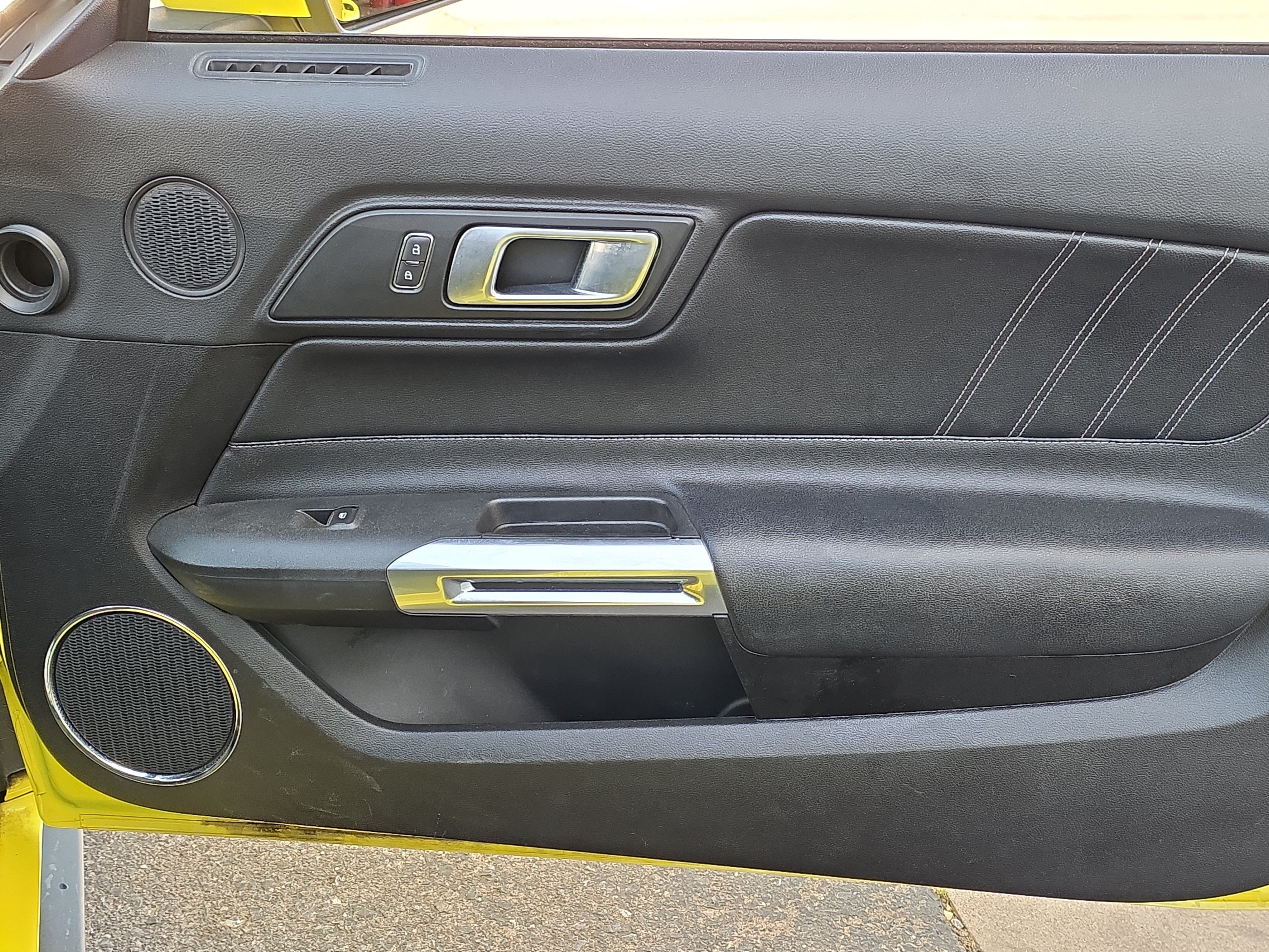 Used 2021 Ford Mustang Premium RWD image 27