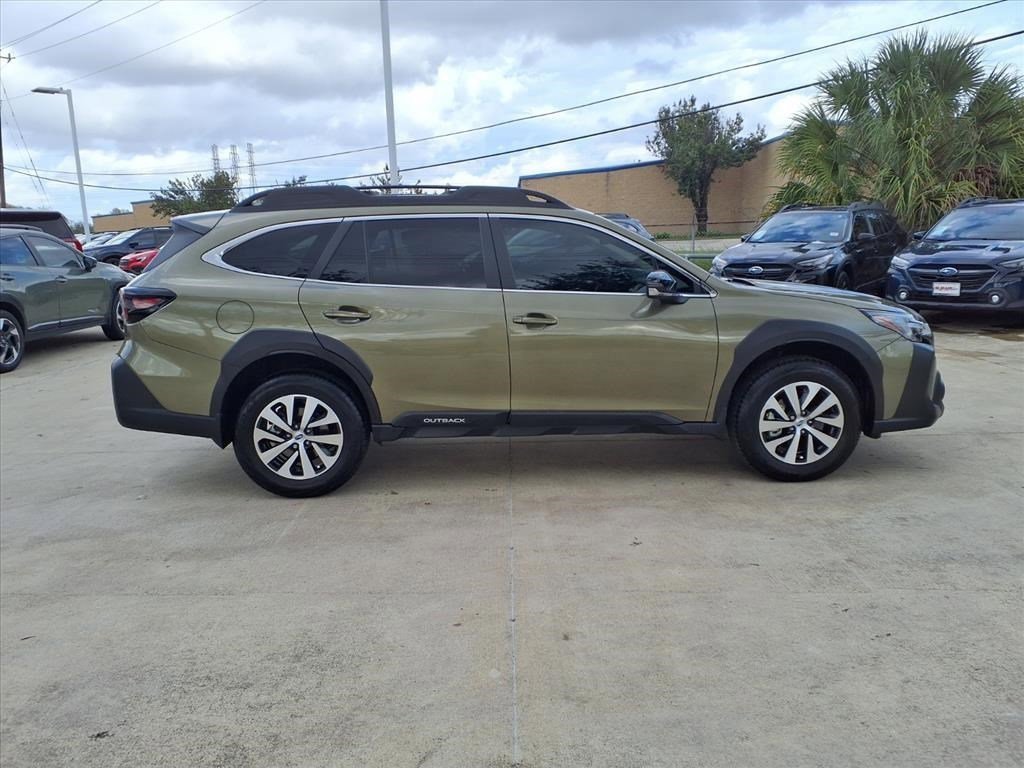 Used 2025 Subaru Outback Premium image 19