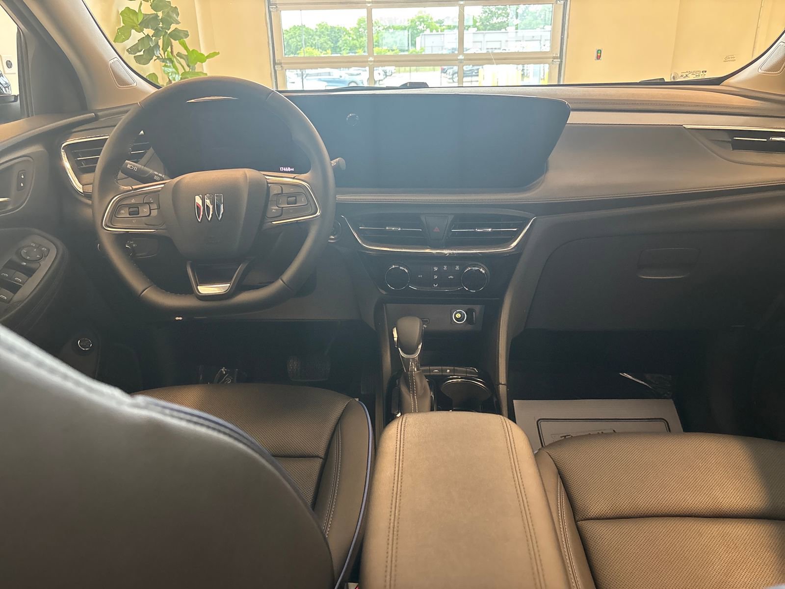 Used 2025 Buick Encore GX Sport Touring FWD image 8