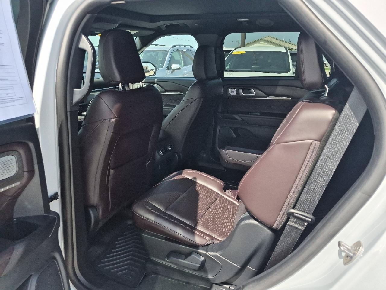 Used 2025 Ford Explorer Platinum w/ LUX Leather Package AWD/4WD image 13