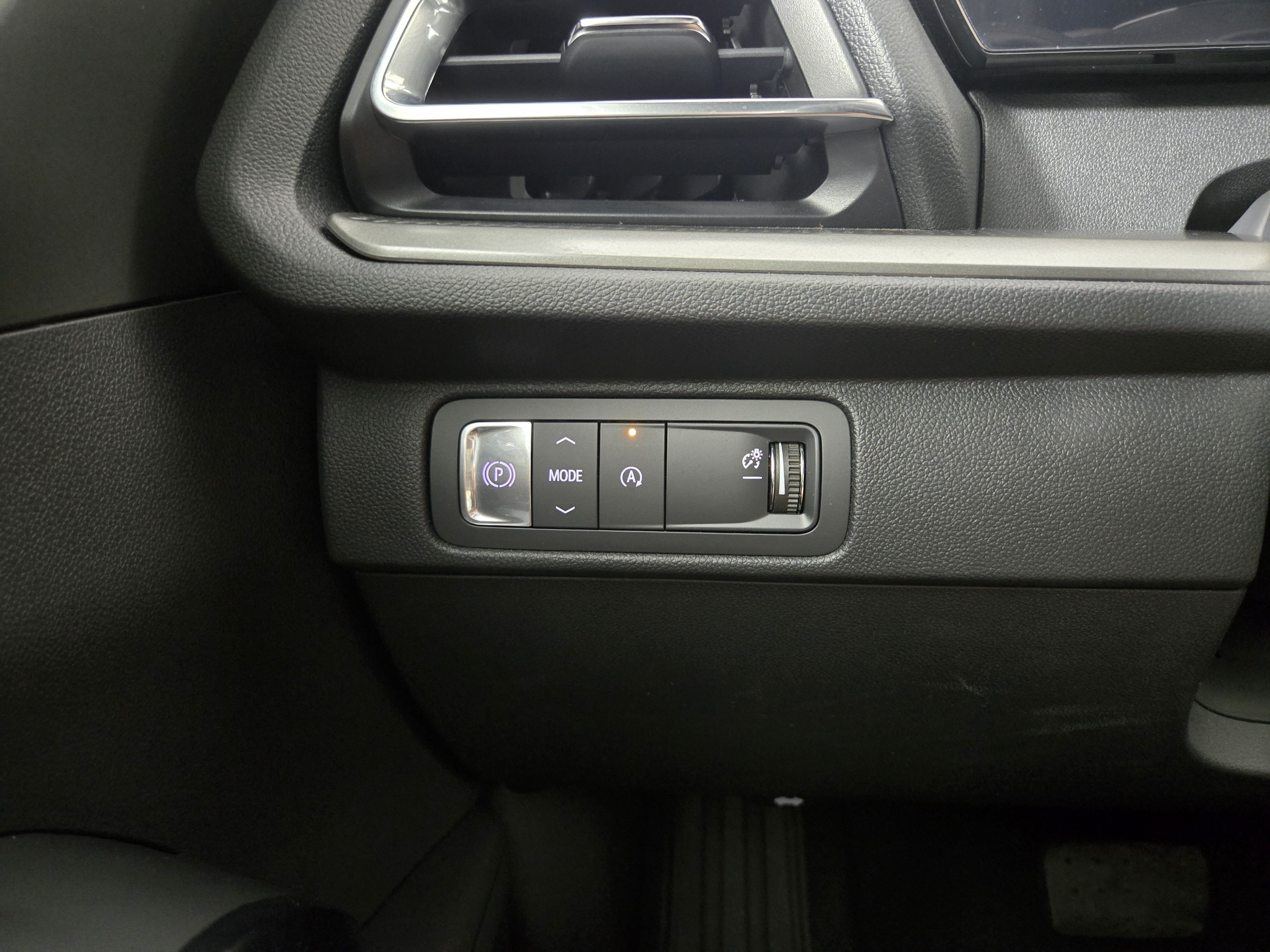 Used 2024 Chevrolet Traverse LS FWD image 31