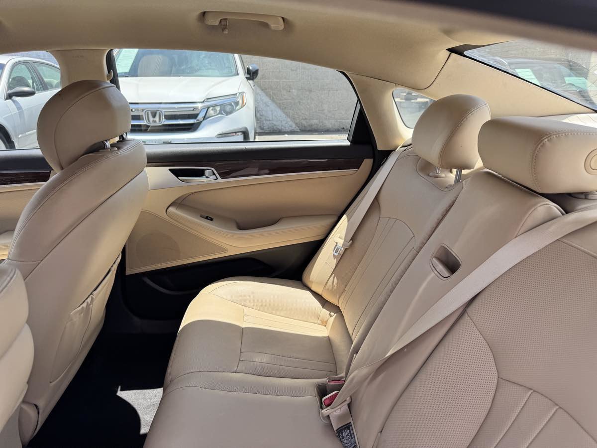 Used 2015 Hyundai Genesis 3.8 RWD image 27
