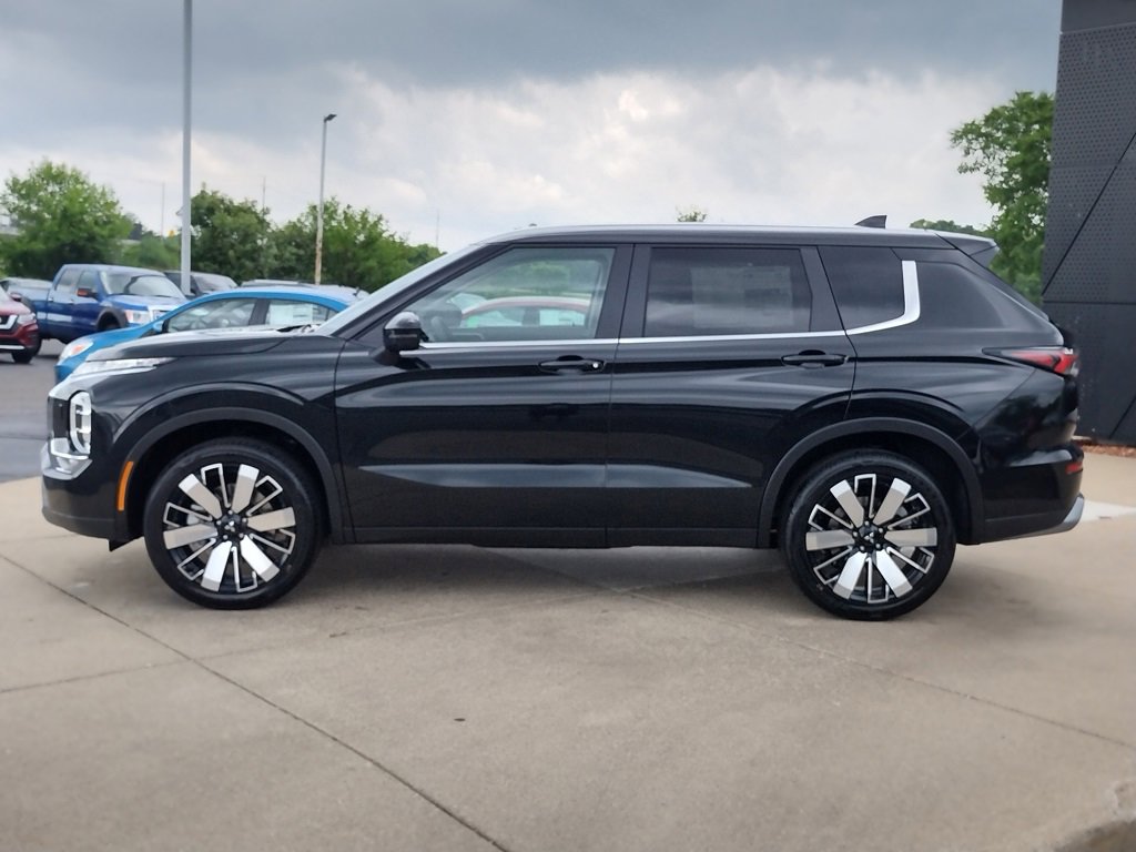 New 2025 Mitsubishi Outlander SE image 20