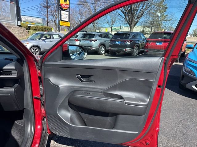 Used 2024 Hyundai Kona SEL image 29